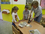 Výtvarná dílna p.Junová - dárek pro maminku